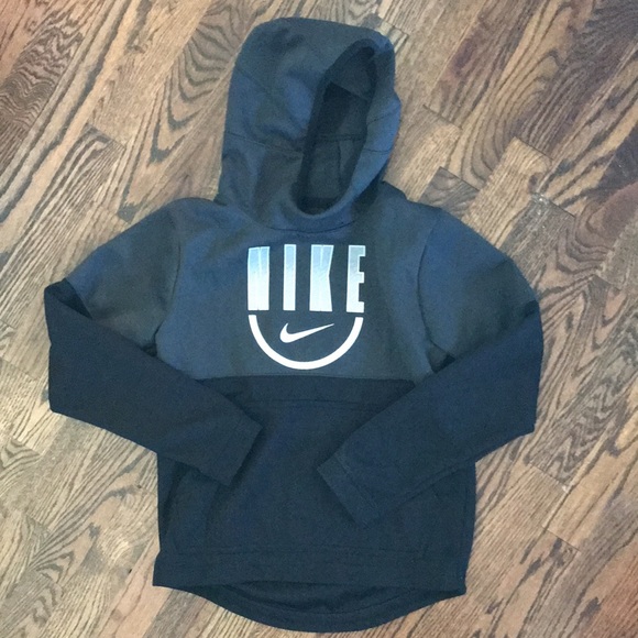 NIKE Dri-Fit Boy’s Hoodie - Picture 2 of 10